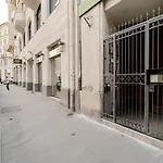 New! Central Location Flat By The Synagogue